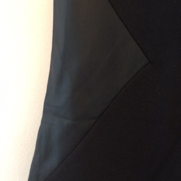 black dress - Picture 2 of 7